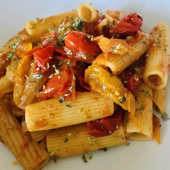 Pasta with cherry tomatoes sauce.jpeg