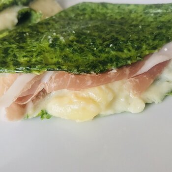 Spinach Crêpes filled with Prosciutto and Cheese.jpeg