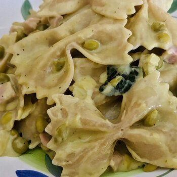 Farfalle with peas, diced prosciutto and ricotta.jpeg