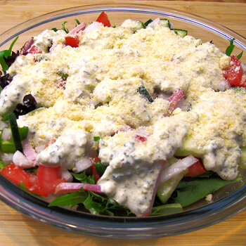Mixed Salad with Pistachio Dressing