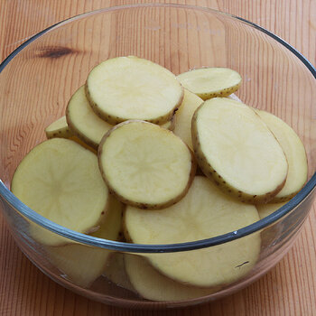Sliced potatoes 2 s.jpg