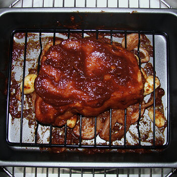 Garlic and Shallot Barbecue Pork Chop in Baking Pan