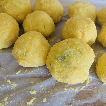 Gorgonzola stuffed Polenta balls.jpeg