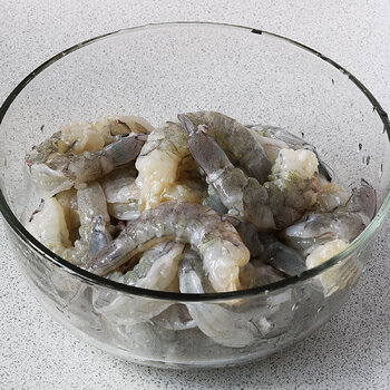 Freshwater prawns peeled s.jpg