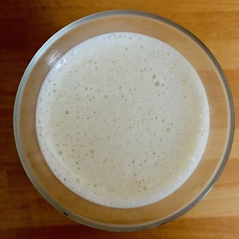 Banana and Almond Smoothie.jpeg