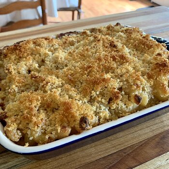 Roasted Garlic & Stout Macaroni-And-Cheese