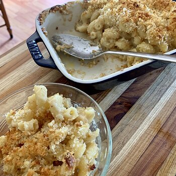 Roasted Garlic & Stout Macaroni-And-Cheese