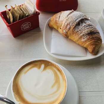 Cappuccino e Cornetto.jpeg