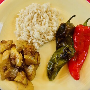 Boiled rice, garam-masala potatoes and Friggitelli.jpeg