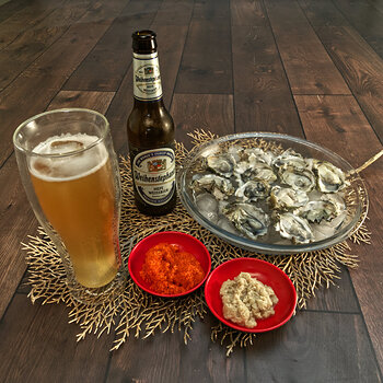 Kumamoto Oysters Tobiko with a Hefe Weiss Bier