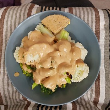 Vegan broccoli and cauliflower cheese