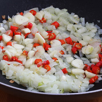 Onion-garlic-chillies s.jpg