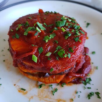 Vegetable stack with Napolitano sauce