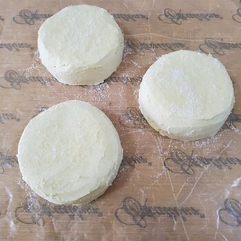 3 Camembert Cashew Nut Cheeses