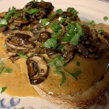 Bistro Mushrooms Over Welsh Rarebit