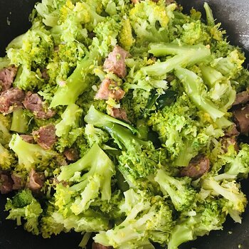 Broccoli, Italian Sausage and Chilli Flakes.jpeg