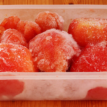 Frozen tomatoes s.jpg