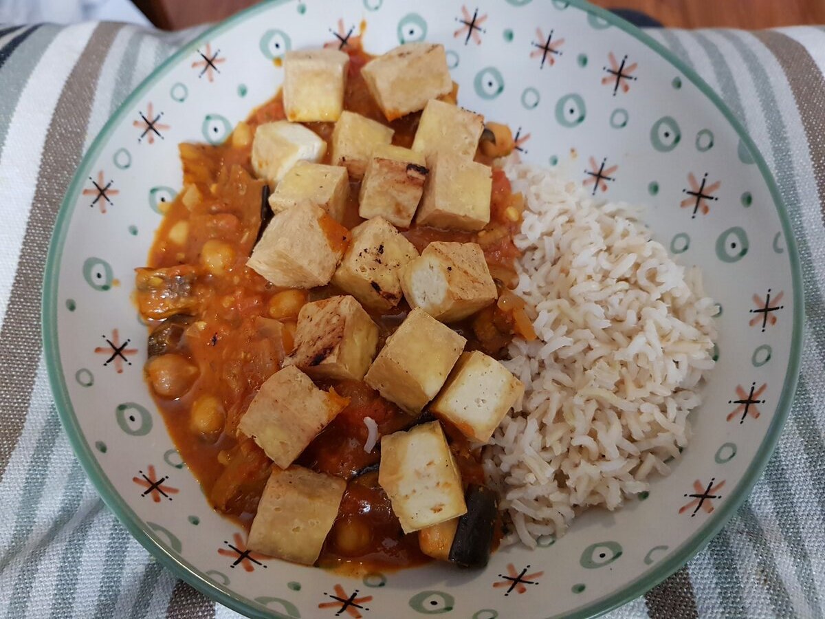 Aubergine & Chickpea Curry with Brown Basmati Rice & Roasted Tofu