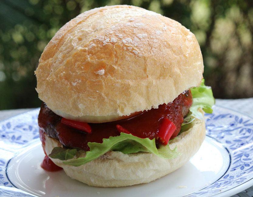 Aussie dried aged beef burger (with chillies).