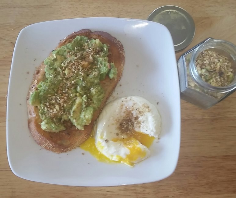 Avo toast with dukkah