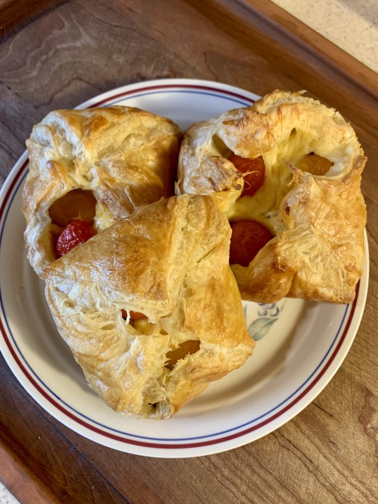 Bacon-Gouda-Tomato Pastries