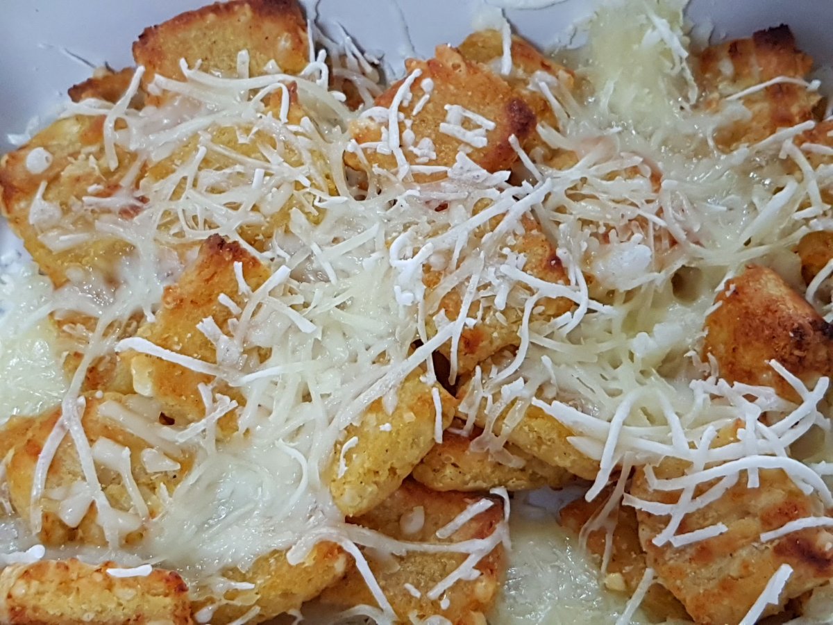 Baked Cauliflower Gnocchi with melted 'Cheese'
