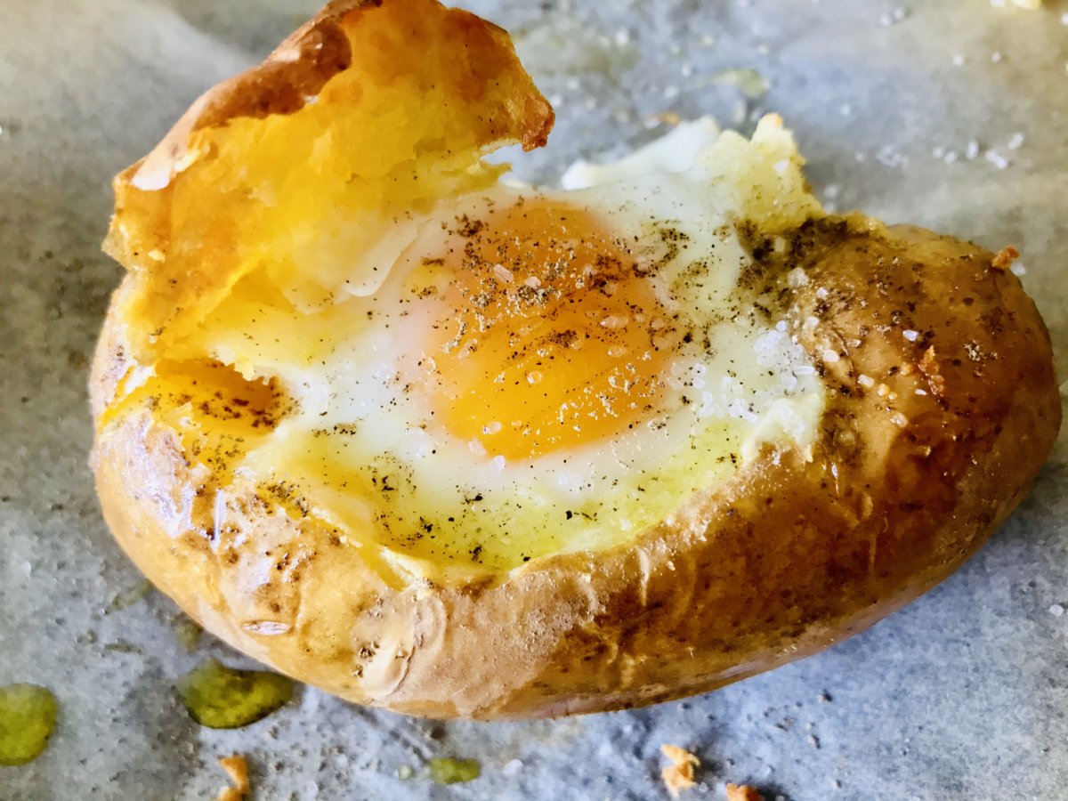 Baked-potato egg.jpeg