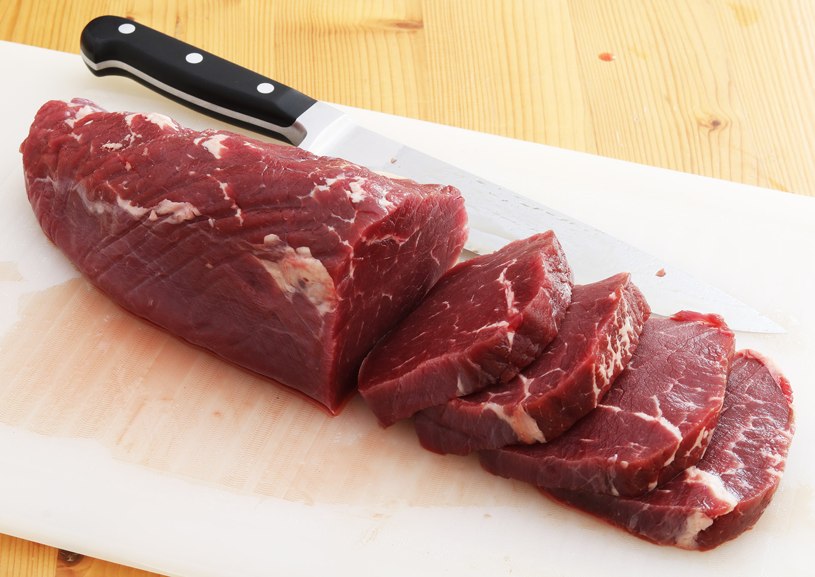 Beef fillet raw 3 s.jpg