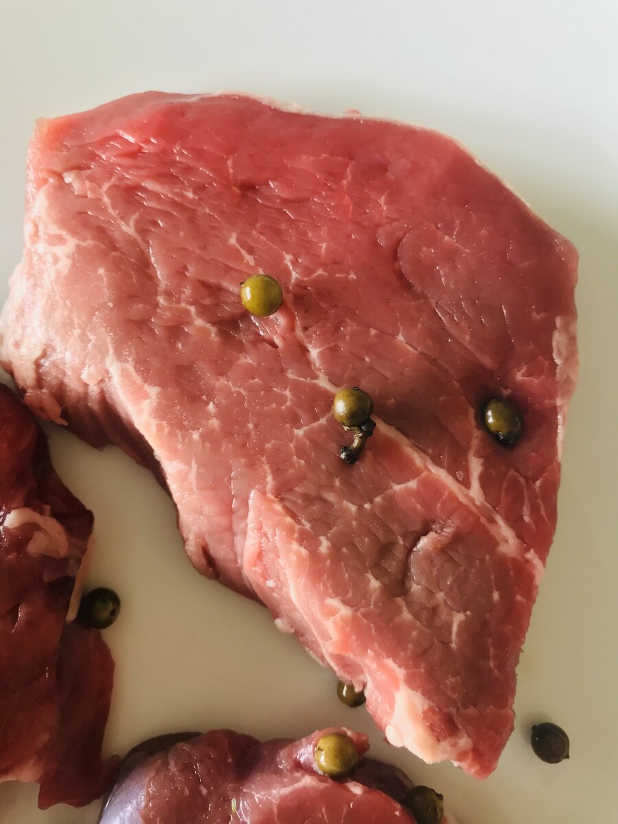 Beef Fillet with green pepper grains.jpeg