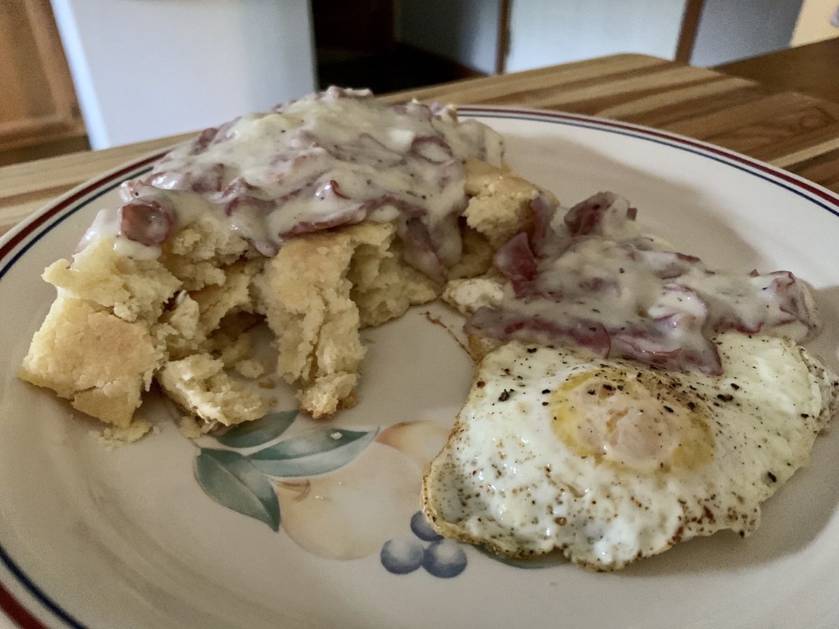 Biscuits And Gravy With Fried Egg