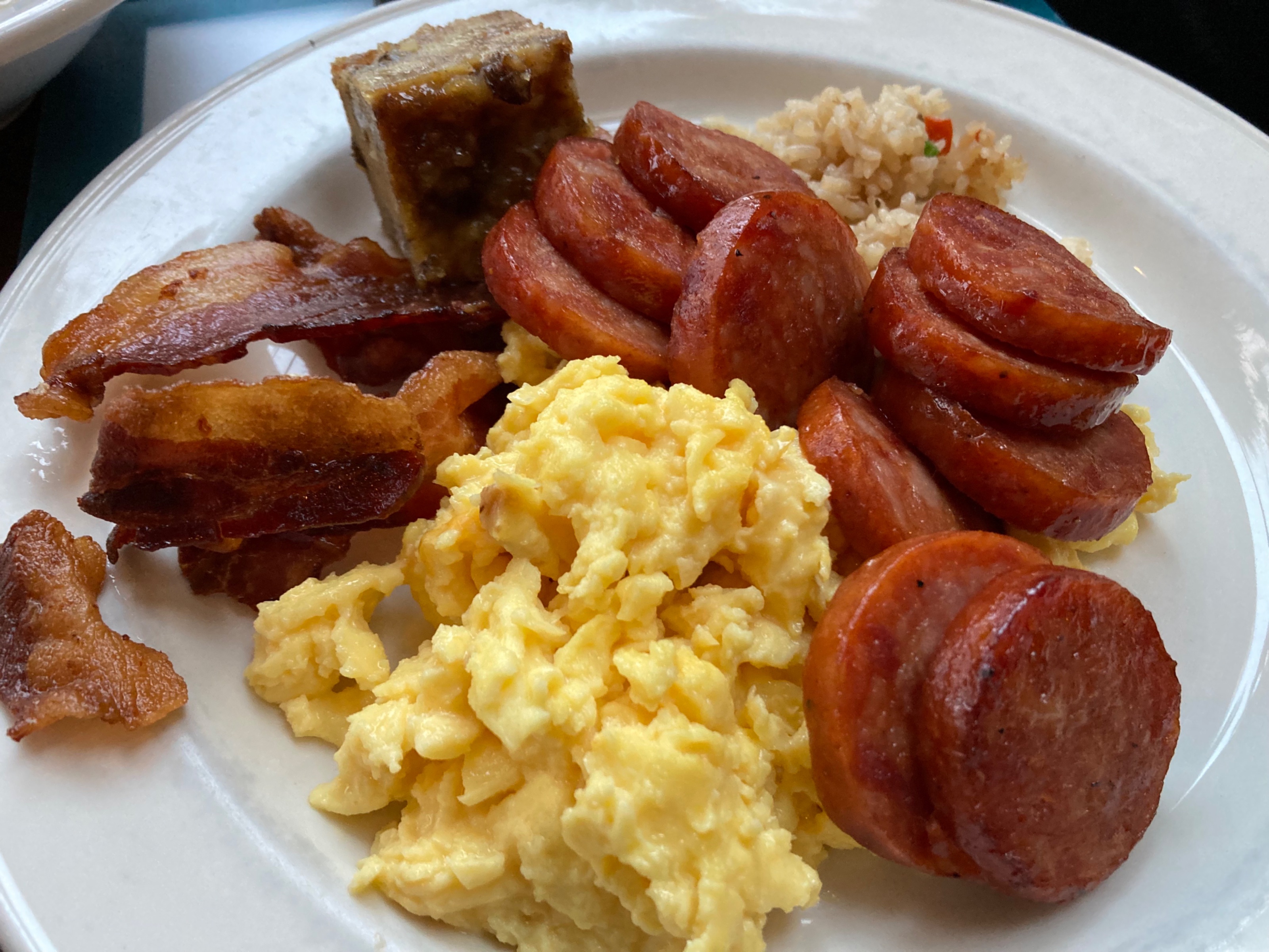 Breakfast at Duke’s Waikiki