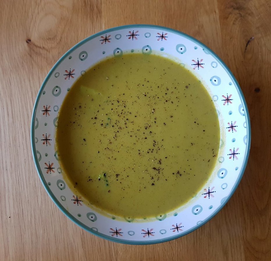 Broccoli, Apple and Peanut Soup