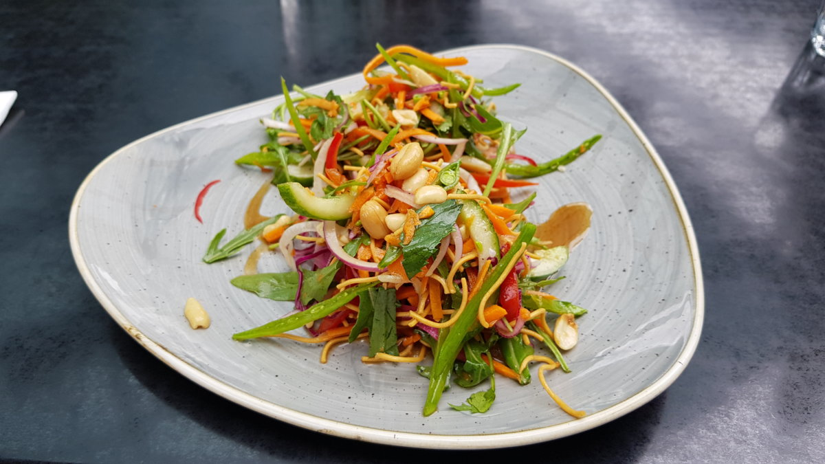 Cafe tofu salad