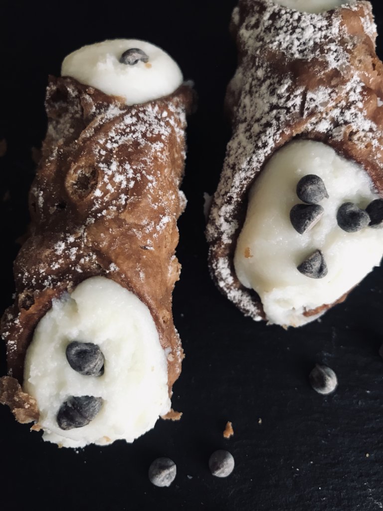 Cannoli Siciliani.jpeg