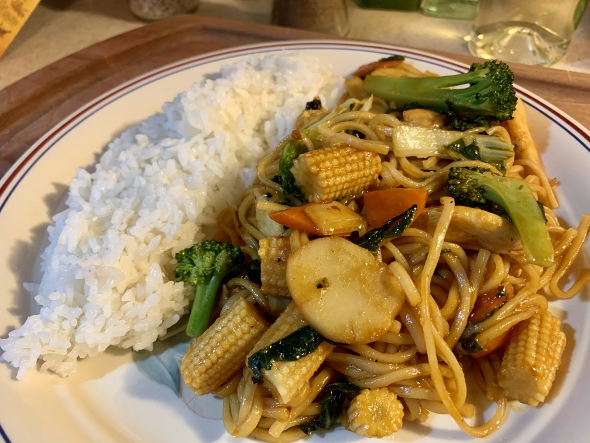 Chicken & Vegetable Lo Mein