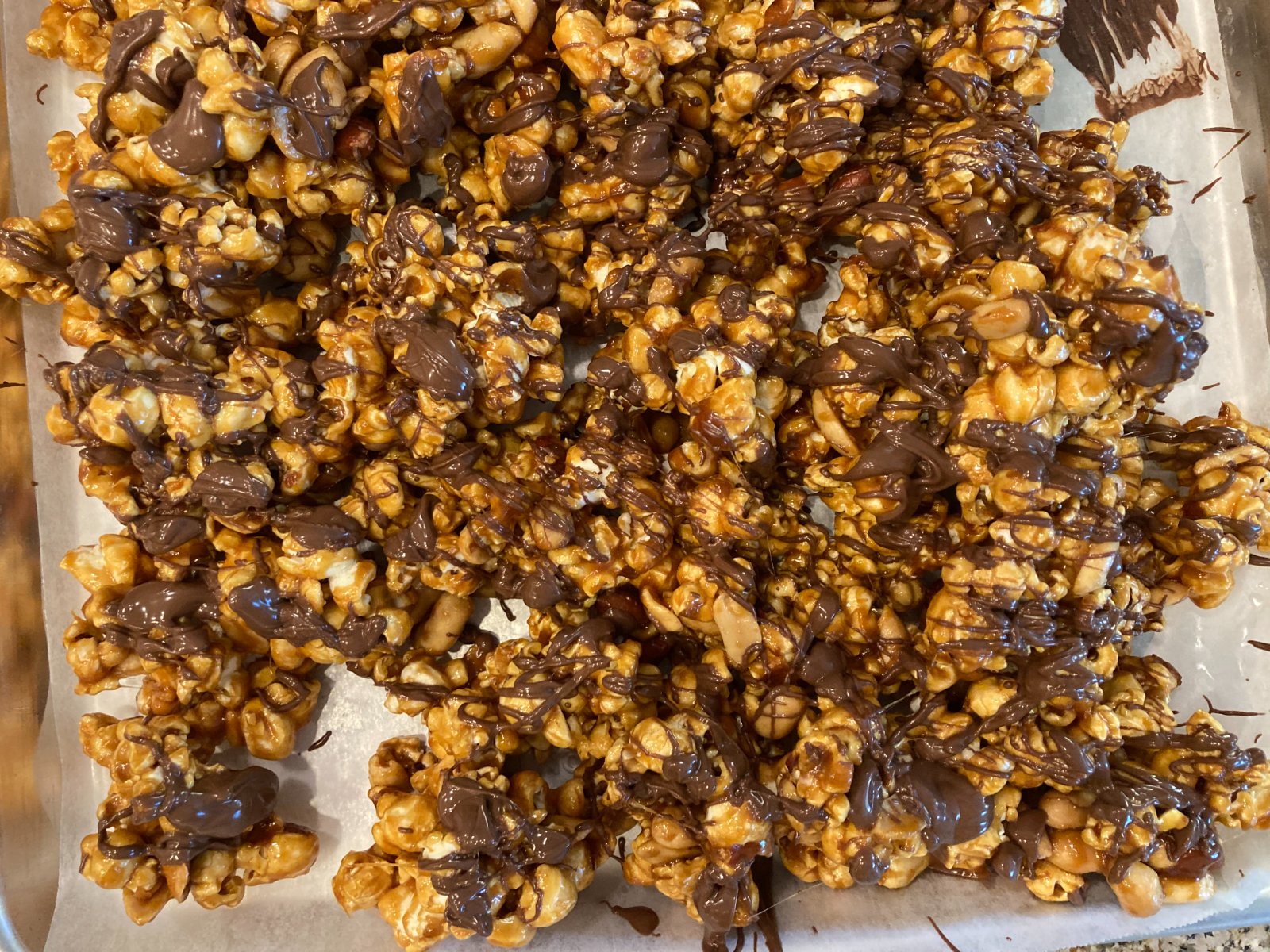 Copycat Moose Munch aka Dark Chocolate Caramel Popcorn