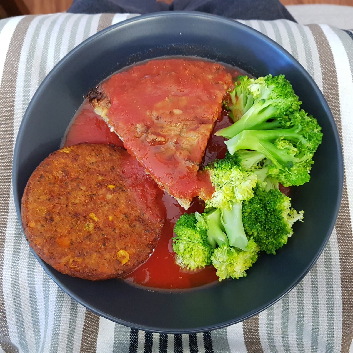 Courgette, Rosemary, Rice Cake with veggie burger & broccoli