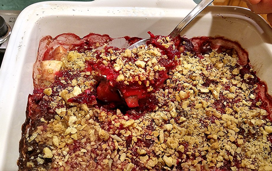 CranApple-crisp-on-spoon.jpg