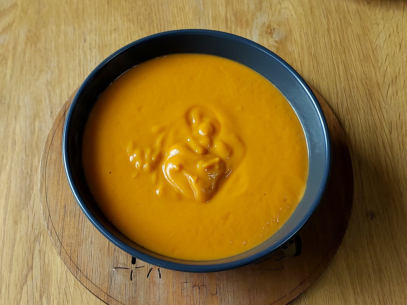 Cream of tomato, red lentil & carrot soup