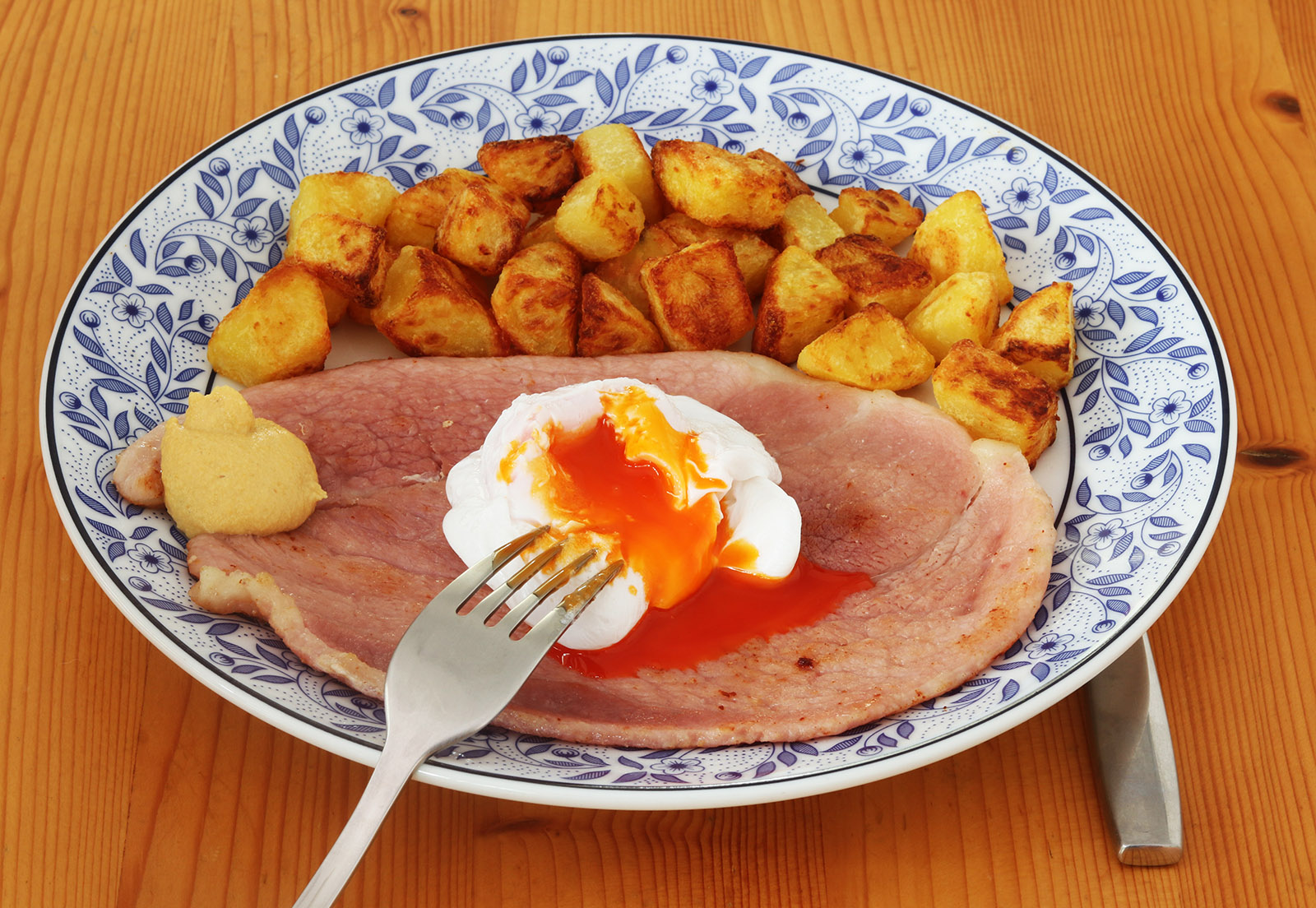 Egg and roasties 2 s.jpg