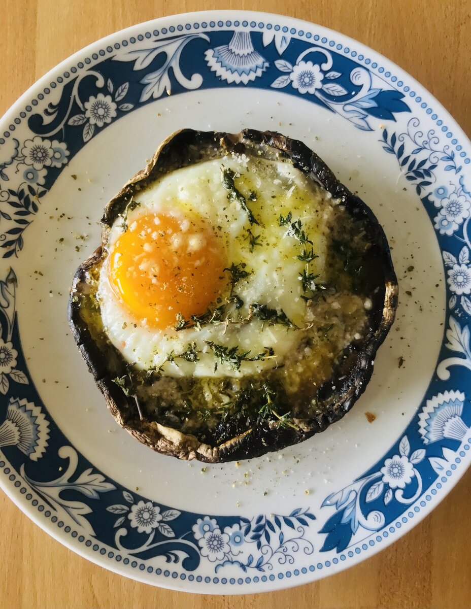 Egg stuffed baked mushroom.jpeg