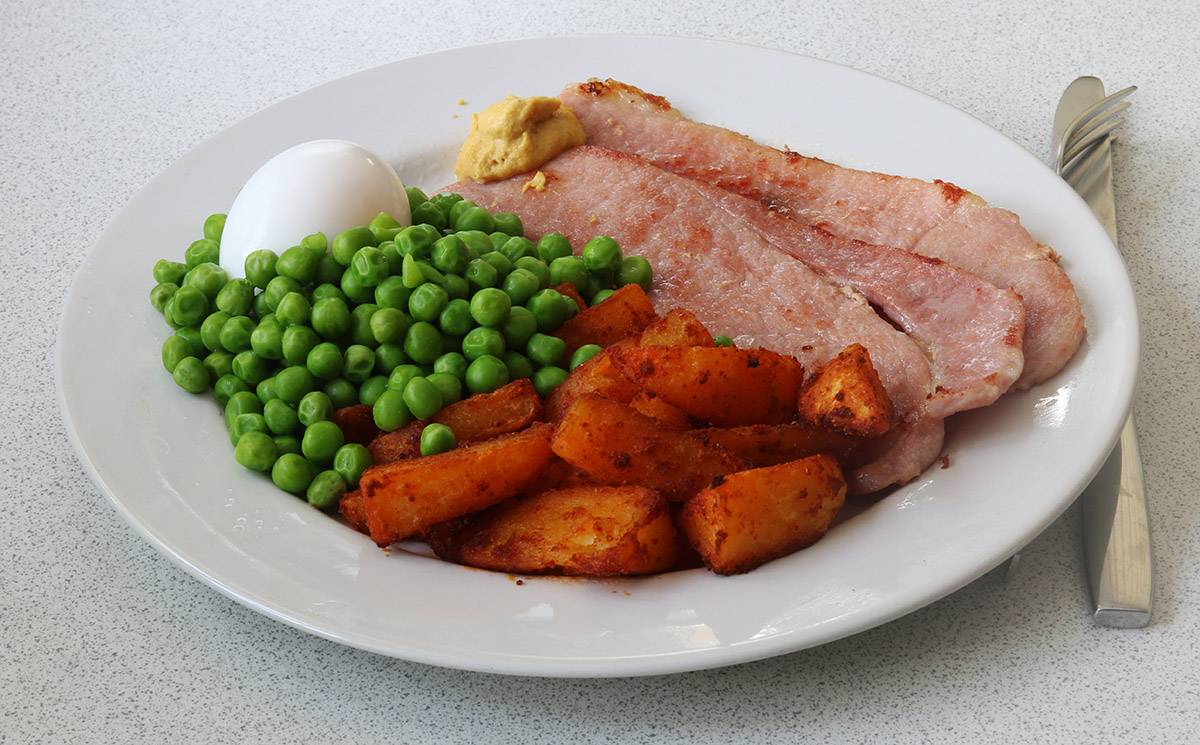 Gammon and paprika spuds 2 s.jpg
