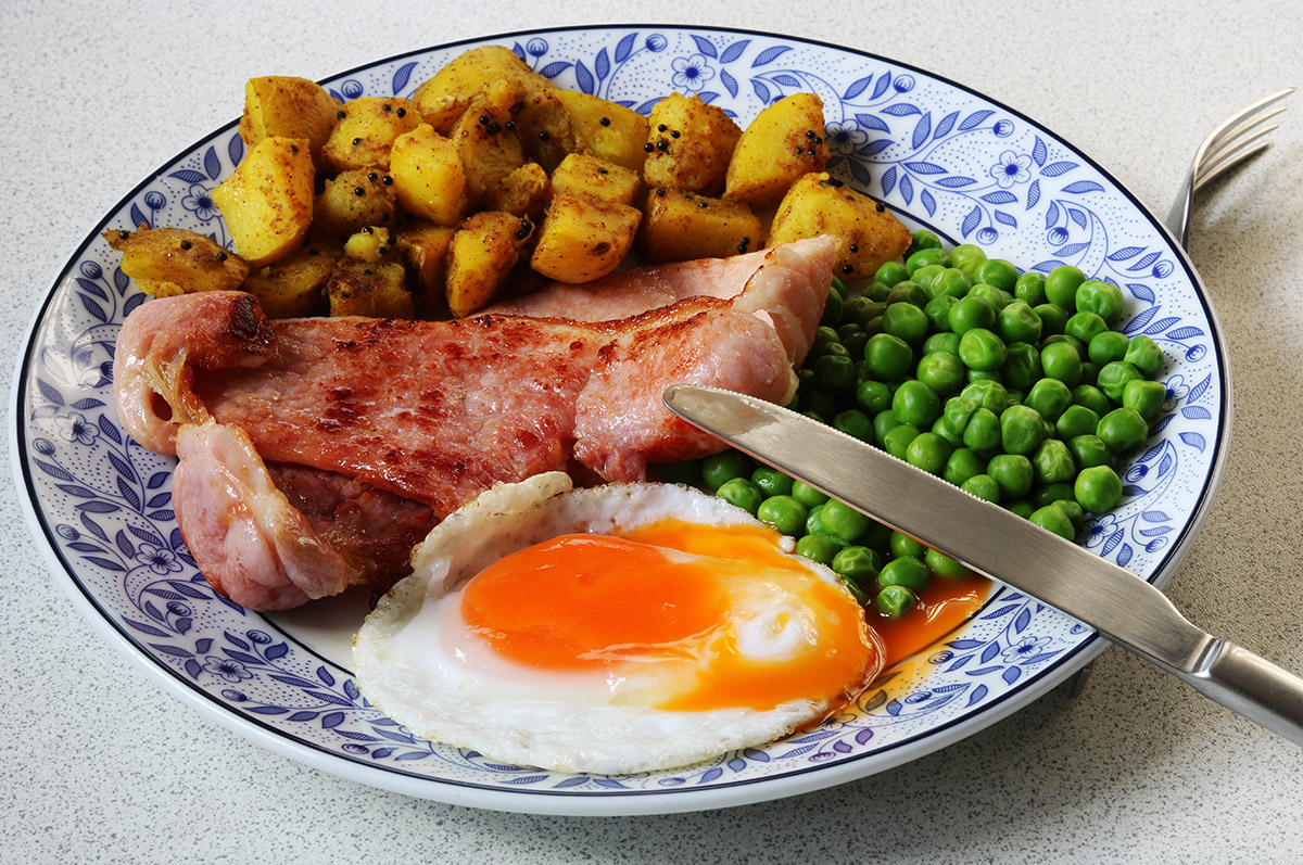 Gammon with Bombay potatoes and egg 2 s.jpg