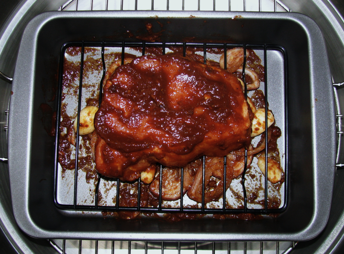 Garlic and Shallot Barbecue Pork Chop in Baking Pan