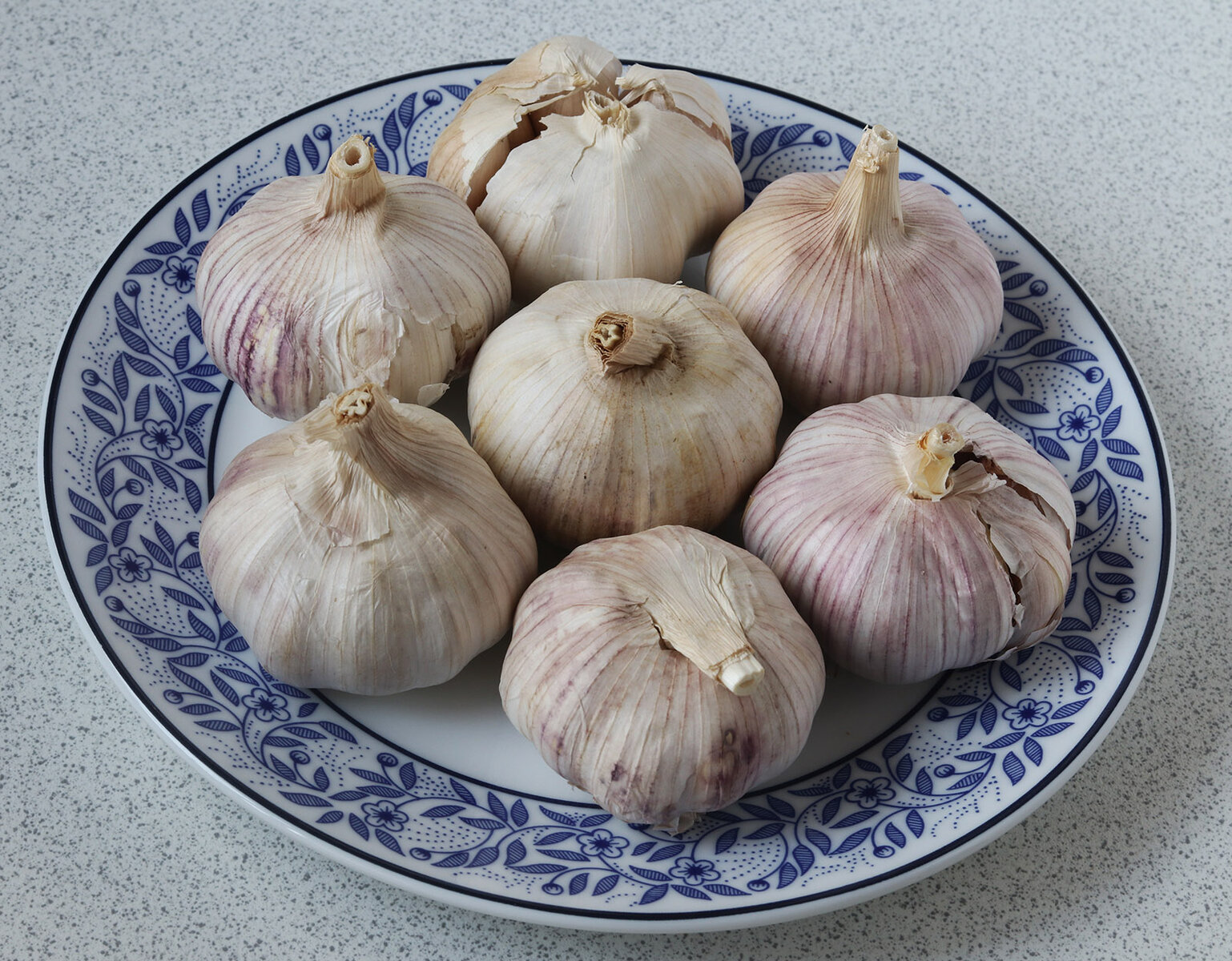 Garlic bulbs s.jpg