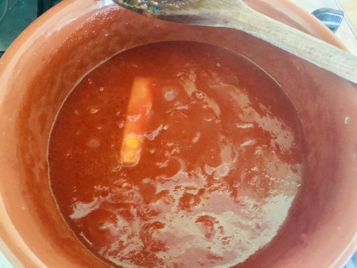 Homemade tomato sauce.jpeg