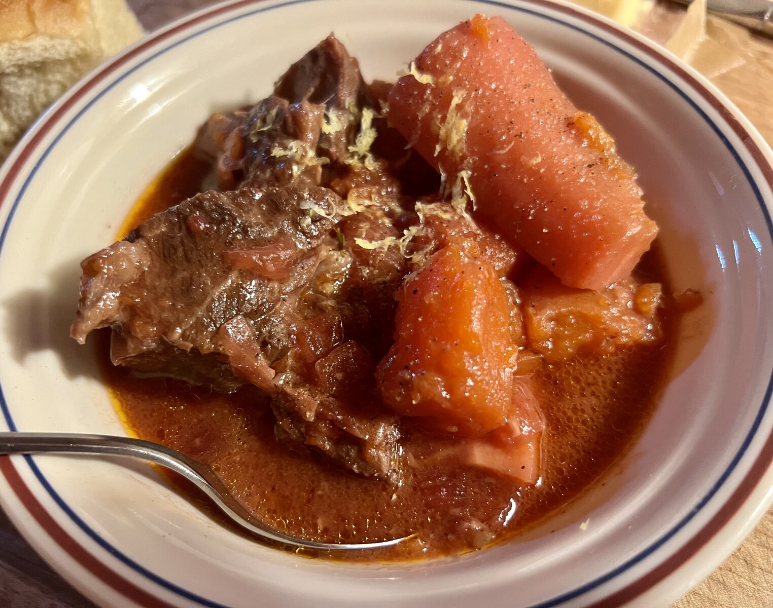 Horseradish beef-and-vegetable wine stew