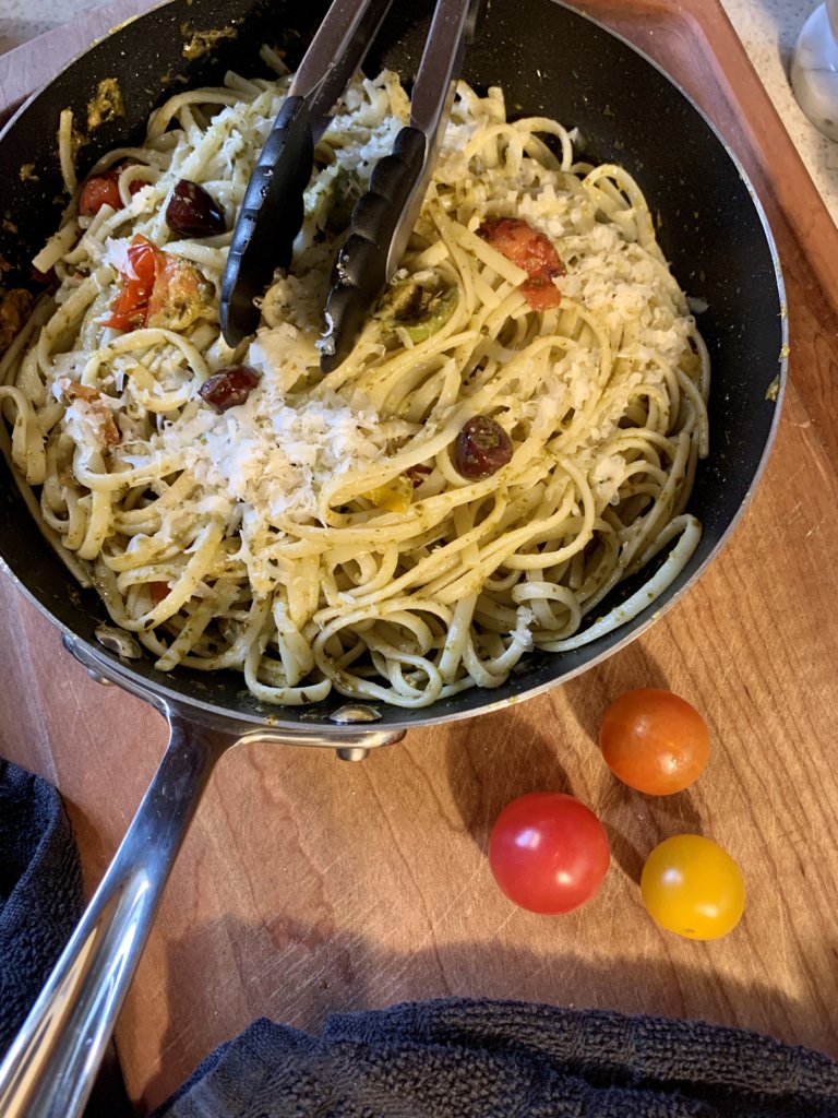 Linguine Pesto With Tomatoes And Olives