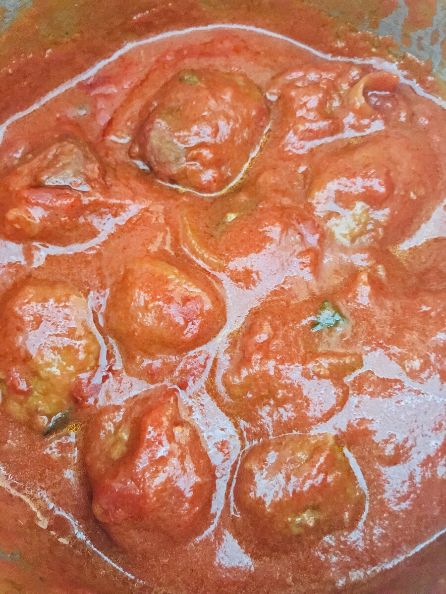 Meatballs in Tomato Sauce.jpeg