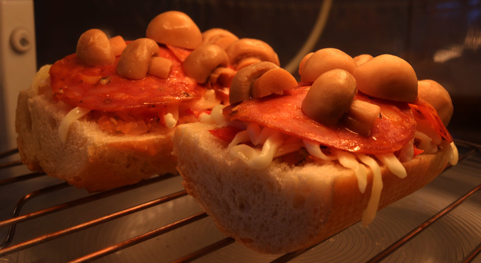 Mini baguette pizzas